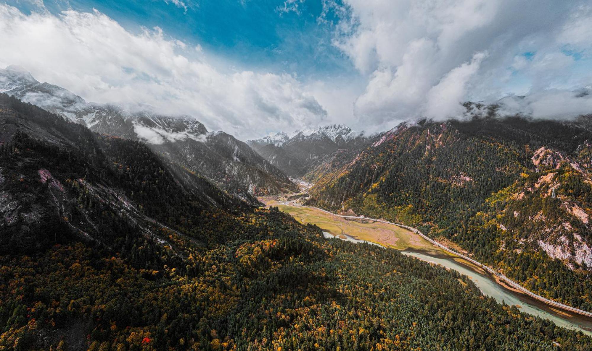 Intercontinental Resort Jiuzhai Paradise By Ihg Jiuzhaigou Exterior photo